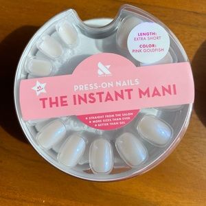 Olive & June instant mani press-ons